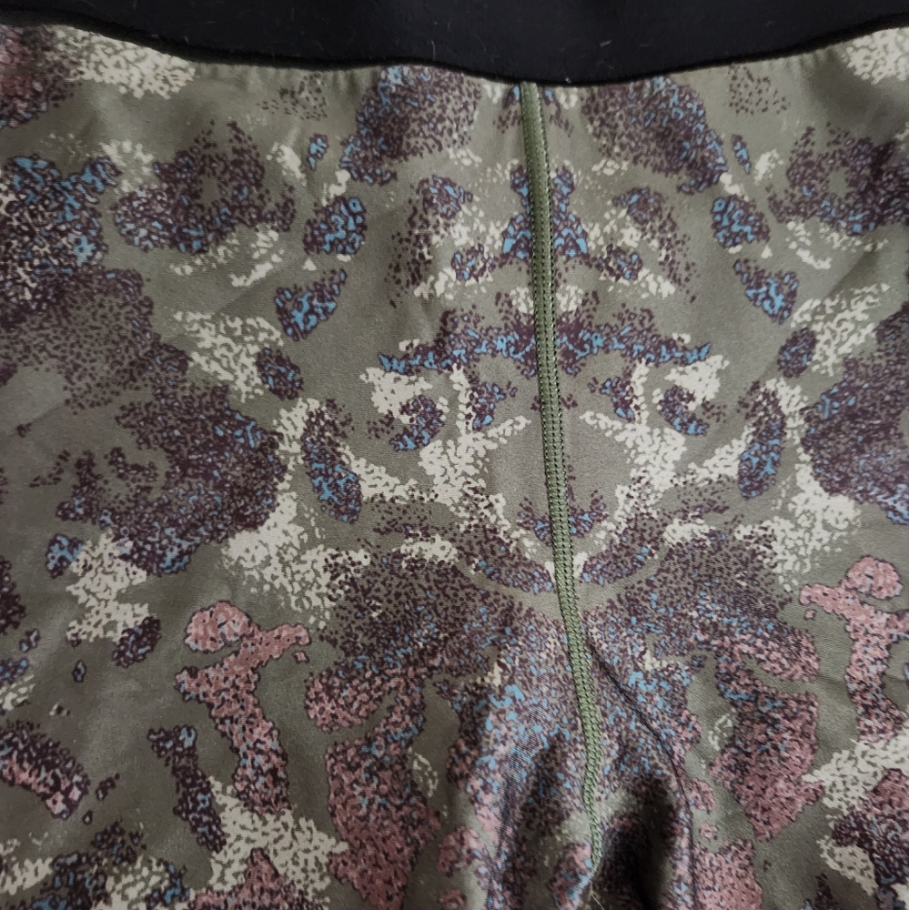 Ultracor Green Camo Leggings - Picture 3 of 6